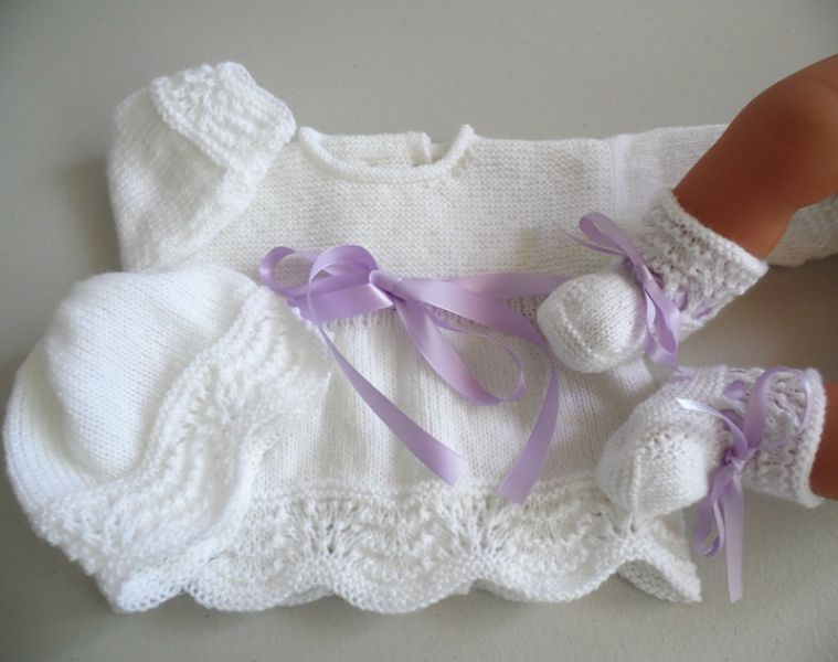 Tricot laine b�b� fait main trousseau brassi�re
