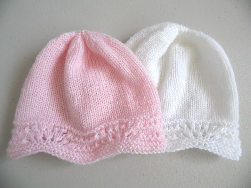 Tricot laine b�b� fait main bonnets rose blanc