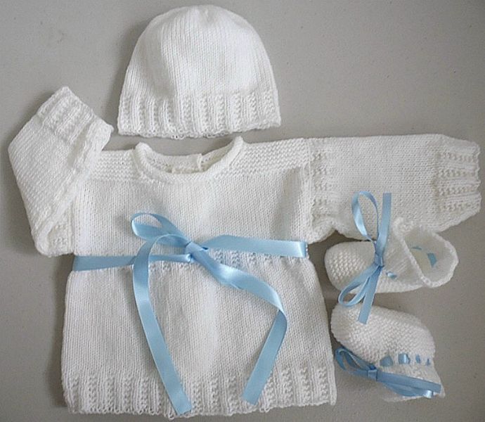 Ensemble brassi�re b�b� � ruban bleu
