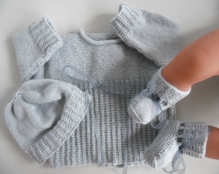Tricot laine b�b� fait main brassi�re Brume