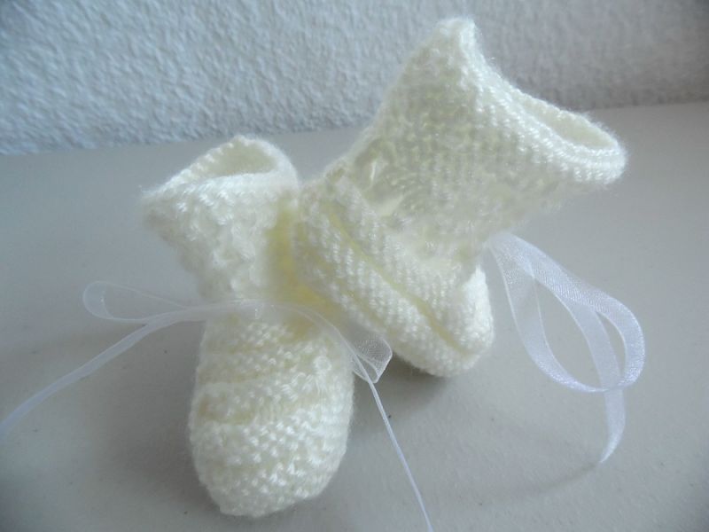 Tricot b�b� laine chaussons 