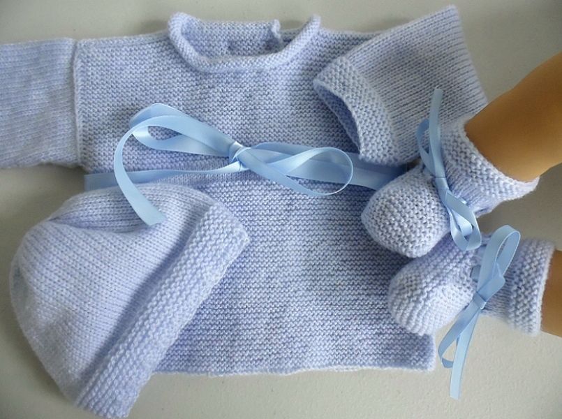 Tricot laine b�b� fait main brassi�re bleue