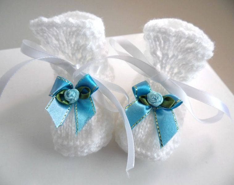 Chaussons b�b� fleur turquoise tricot laine fait main 