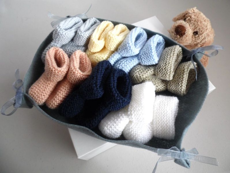 Semainier de chaussons tricot laine b�b� 
