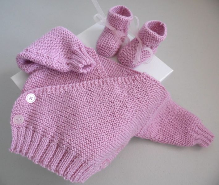 Brassi�re et chaussons rose fuschia tricot laine b�b�