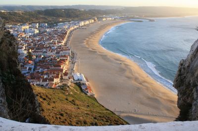 Petite maison sur une falaise
